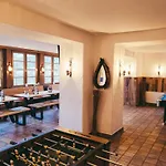 Haus Fuer 22 Personen Mit Aussensauna Und Hottub By Interhome Vakantiehuis
