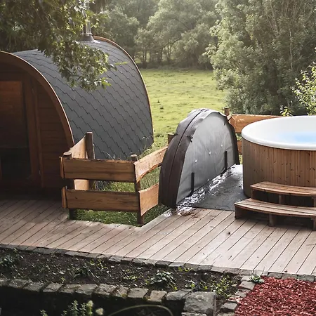 Haus Fuer 22 Personen Mit Aussensauna Und Hottub By Interhome *